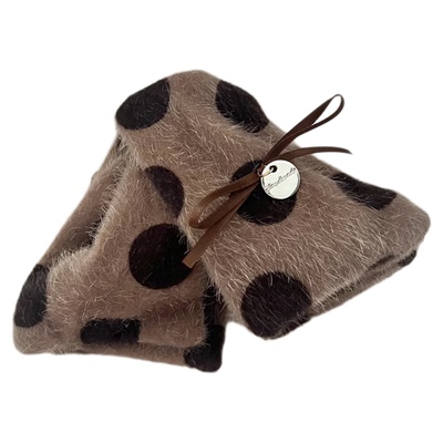 奶咖慕斯~波点毛绒三角抓夹女