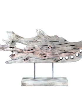 厂家销售专业手工制作原生态木质摆件民宿酒店刀具抽象造型装饰品