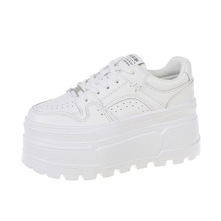 小个子透气小白鞋女2026春季新款爆款轻便内增高女鞋厚底休闲板鞋