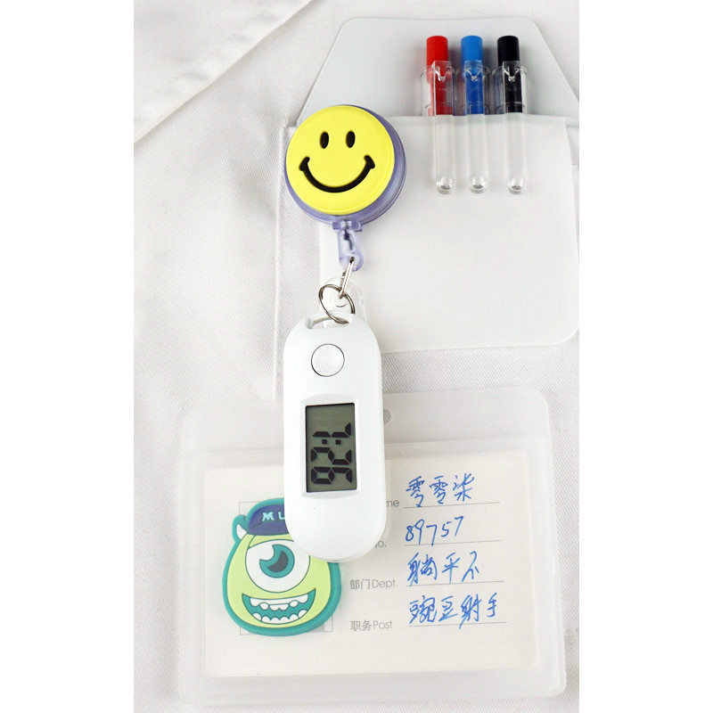 医生护士卡通风易拉扣伸缩工作牌