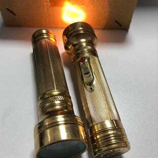 老旧手电筒黄光老式手电筒铁皮手电筒怀旧小灯泡照明手电筒老人