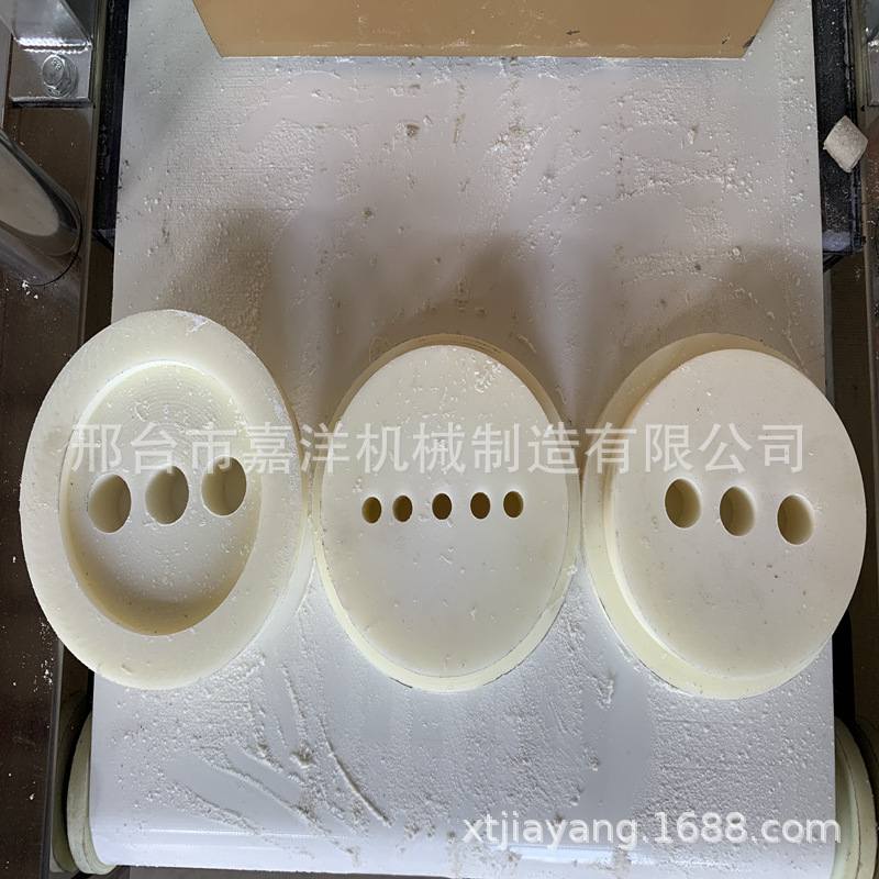 厂家直销新型全自动酒曲成型机六神曲切块广州圆子汤圆机