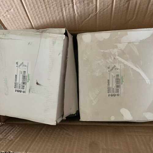 RSZE1S35M RSZE1S48M 施耐德继电器底座打包