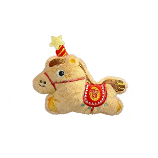 马年吉祥物公仔胸针可爱毛绒小马本命年别针新年礼物衣服装饰礼品