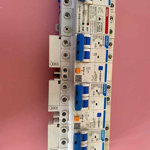 配件正泰断路器一组NXB-63 和OUVR-1 和NXBLE-3议价
