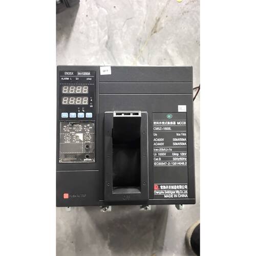 非标价常熟开关CM5Z1600L塑壳断路器实物拍摄成色如图议价