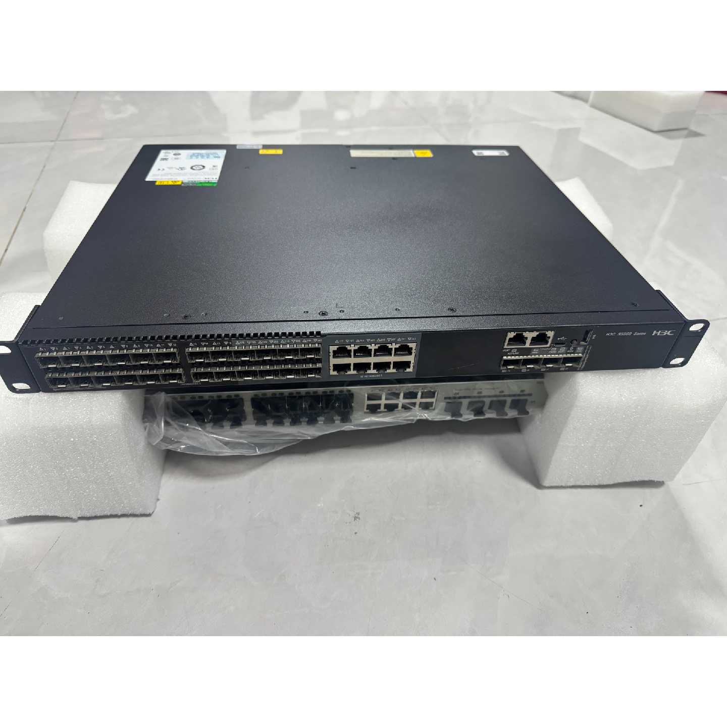 全新.裸机.H3C S5560X-30F-EI三层核心交换机&mdash;议价