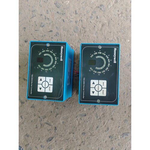 询价下单霍尼韦尔TBC2800A1000燃烧控制器2台，成色如图，功