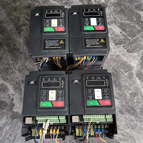 溢价-久联久变频器JB10A-0R7G-S2.  0.75KW.