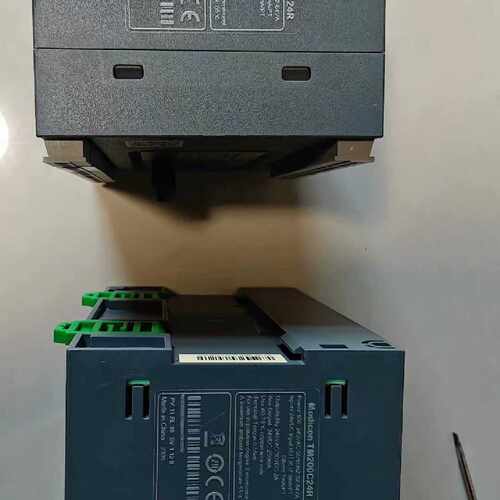 议价施耐德PLC TM200C24R 带一个TMCR2AM3的插