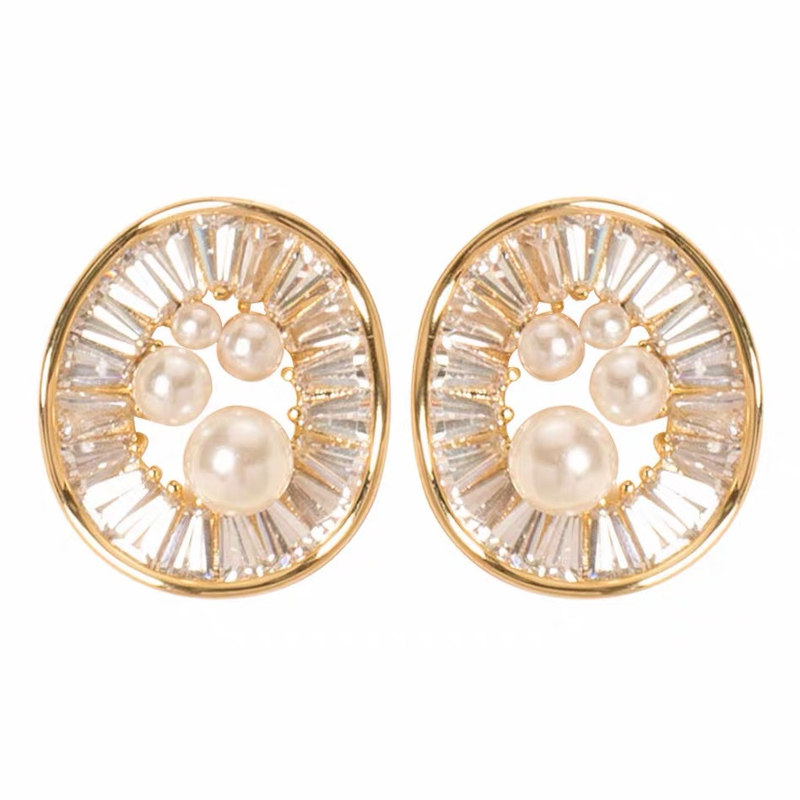 轻奢复古金色镂空珍珠耳钉