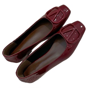 v扣红色单鞋女2025新款配裙子法式平底鞋浅口一脚蹬瓢鞋软底软面