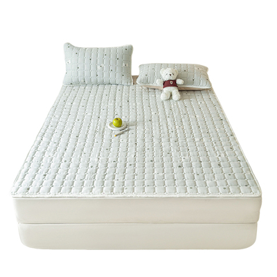 床垫上面铺的褥子隔脏保护垫子