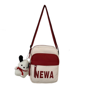 儿童斜挎包女2025新款女生出游小背包可爱手机包小学生轻便单肩包