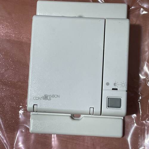 【请询价】江森面板 TE-67NT-0N00 库存新的，实物拍摄。