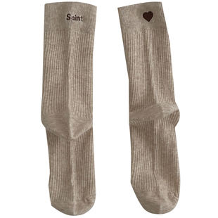 燕麦色袜子女AB款春秋款纯棉中筒袜后跟不对称爱心刺绣长筒堆堆袜