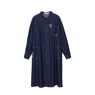 MOVEUP幻走2025冬季新款.FUN系列纯棉翻领绣花口袋织唛牛仔连衣裙