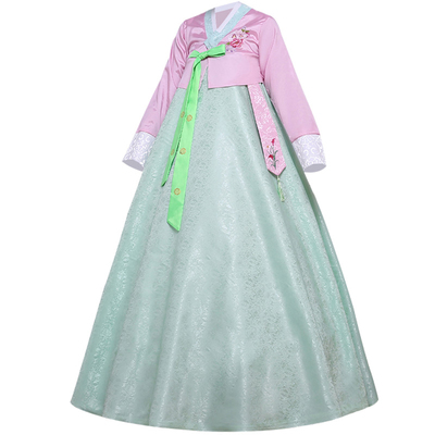 少数民族舞蹈演出宫廷礼服