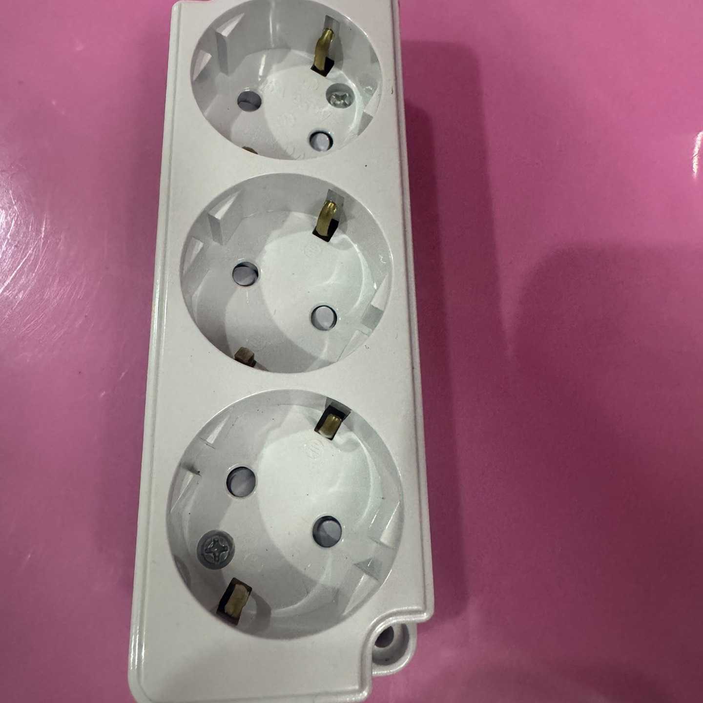 议价全新韩国进口3孔插座，质量不是一般的好，大功率可接地，需