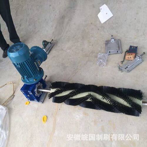 供应水泥厂带式输送机毛刷清扫器 新型滚刷清扫器 皮带煤灰清扫刷