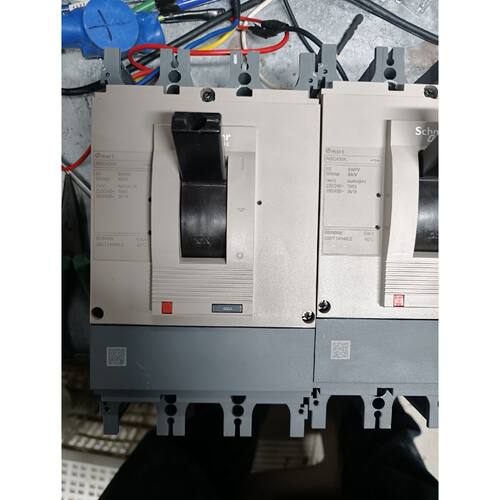 在线议价施耐德NSC400K塑壳断路器，3P 400A的1台，3P