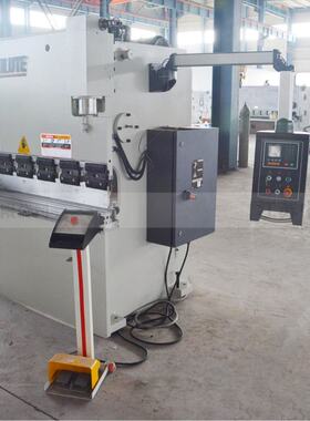 30TP10S双伺服扭轴数控板料折弯机40吨不锈钢橱柜电液数控折板机