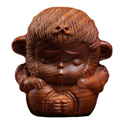 天然崖柏小悟空装饰品