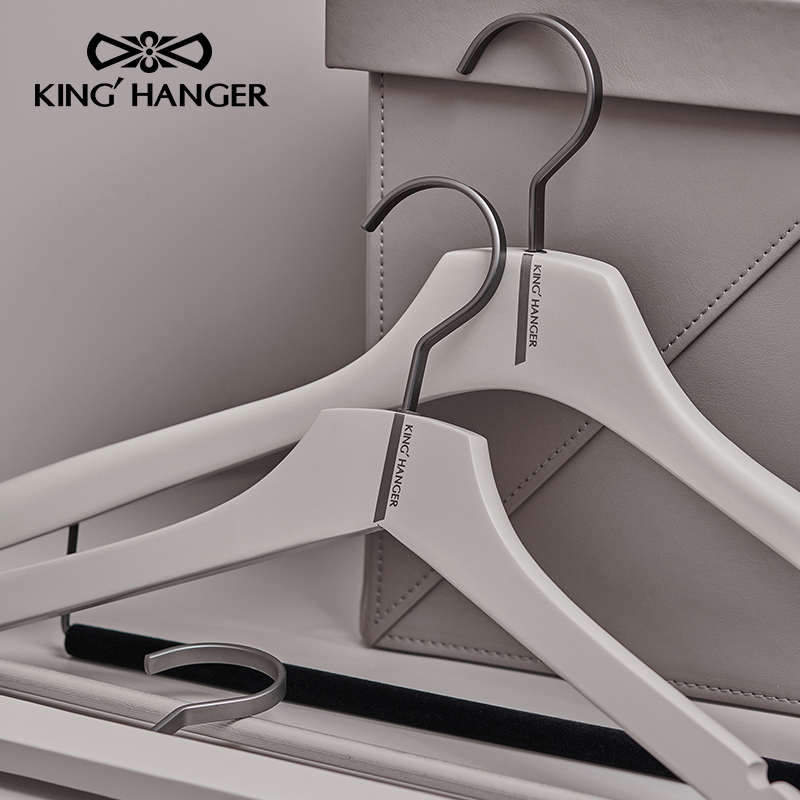 金领结高端木质衣架灰色大衣衣挂轻奢高级感衣柜衣帽间白色衣撑子