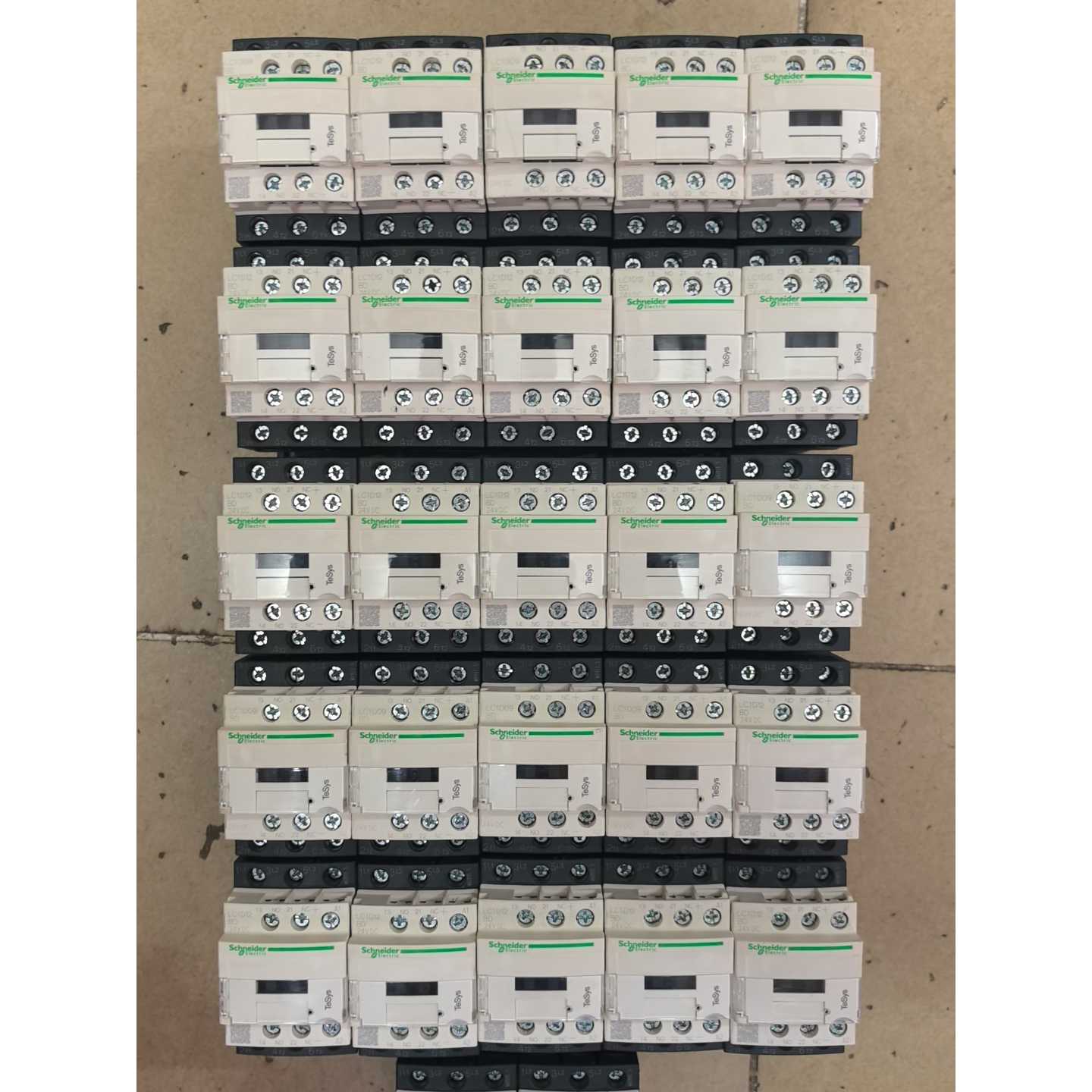 〔议价-可维修〕施耐德直流接触器LC1D09BD LC1D12BD DC2