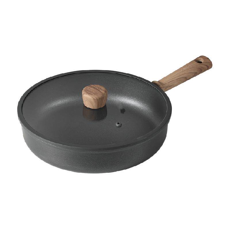 卡罗特不粘锅炒锅家用炒菜锅电磁炉燃气灶专用钛锅轻量不沾平底锅