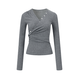 in modo diverso 原创设计醋酸羊绒贝壳扣饰交叠扭结针织长袖T恤