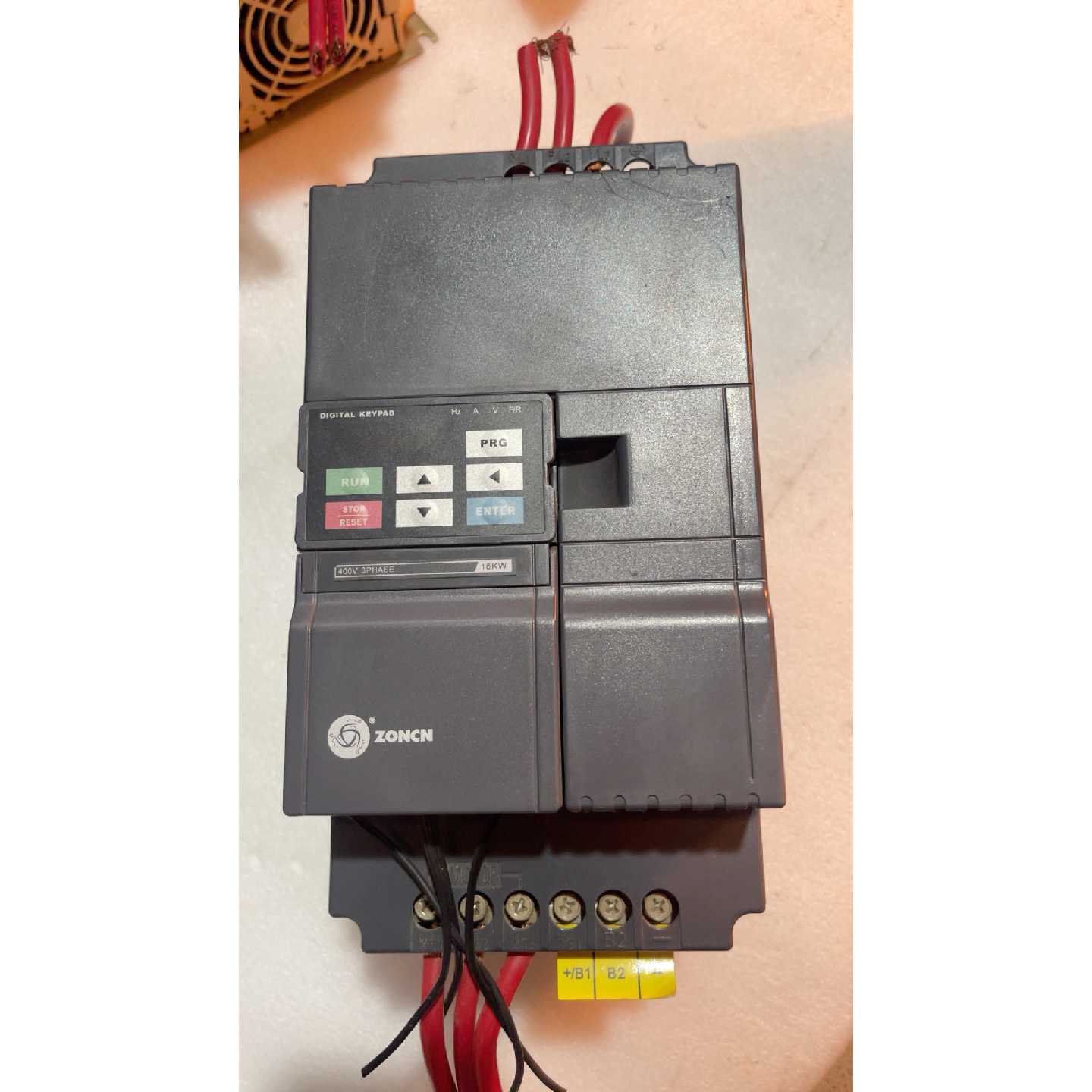 众辰变频器Z2400-15P一台15kw 成色新询价