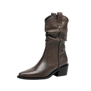 达芙妮棕色中筒靴女2026秋冬新款春款尖头粗跟西部靴褶皱堆堆靴子