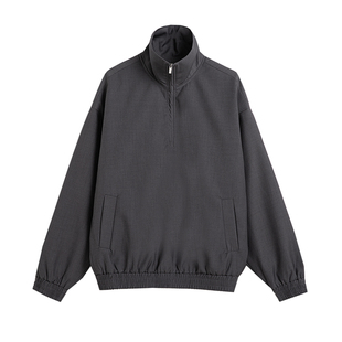 COLN你敢信1件短款半拉链套头夹克也能成为显高利器?反正它做到了