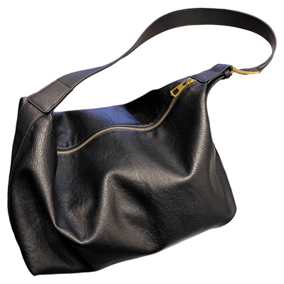 慵懒风通勤斜挎大包软皮休闲包