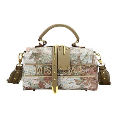 MACKJANISA绿色波士顿刺绣枕头包