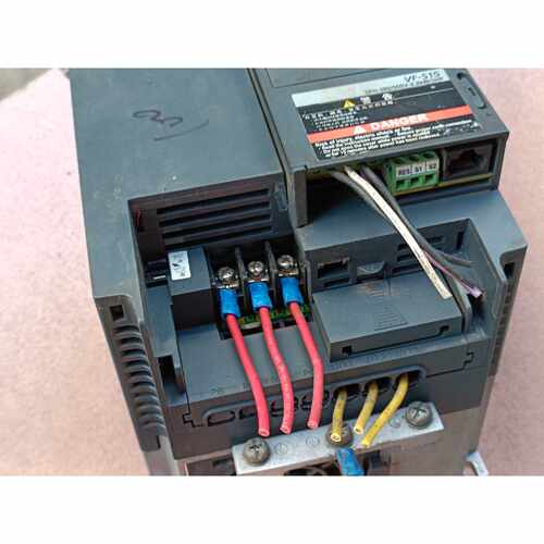 议价东芝变频器VFS15-4022PL-CH 2.2KW