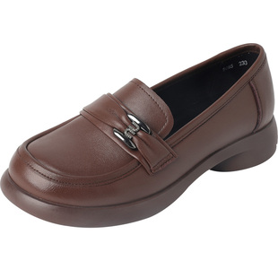 新春款软羊皮大码乐福鞋2025防滑厚底宽胖脚肥真皮女士单鞋妈妈鞋