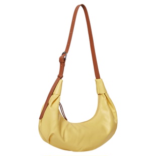 软皮牛角包小众不撞款斜挎包女包新款大容量高级感腋下包女饺子包