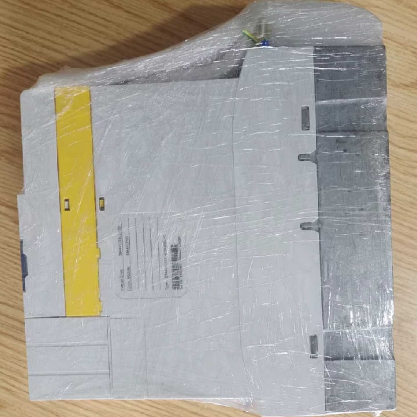 议价LENZE/伦茨变频器E84AVSCE3714SB0全新实拍原装现货 议价