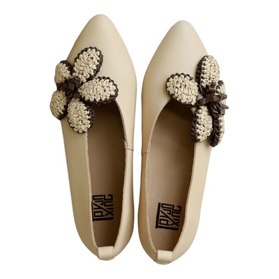 脱毒家牛皮浅口花朵尖头女鞋