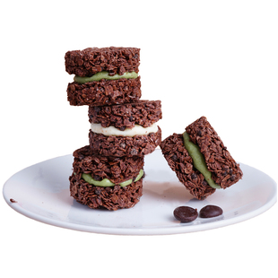 帕梅拉同款巫小蛮奶轧脆墩墩牛轧夹心黑巧燕麦脆吨吨解馋零食粗粮