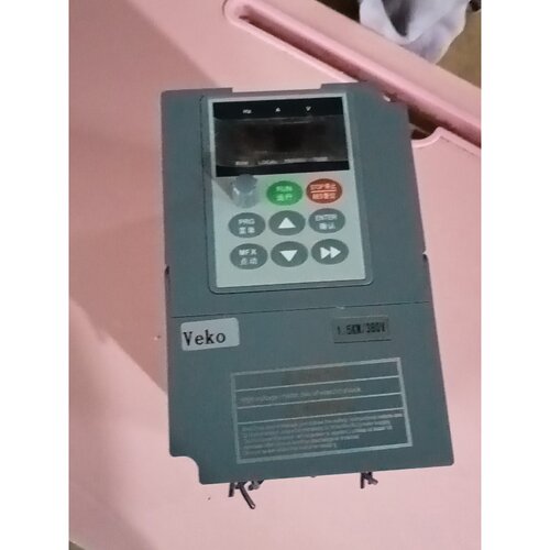 议价veK0变频器v8M4T1R5B维修