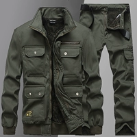 Куртка, зеленые штаны