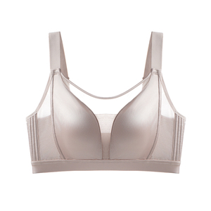 不闷不压才是真舒服 大胸光面显小无痕抹胸全罩杯薄款无钢圈内衣