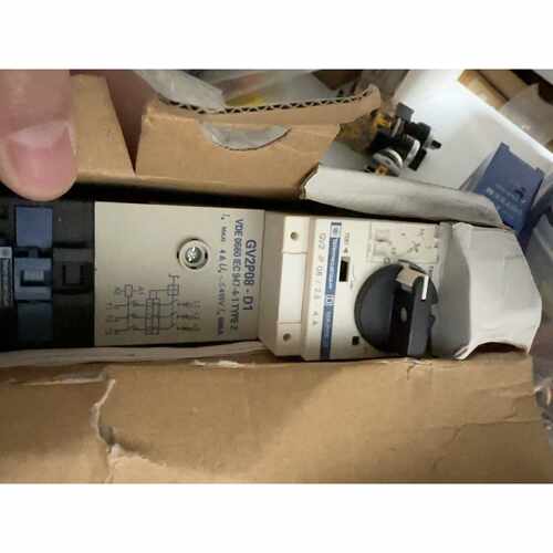 议价施耐德5T提升断路器GV2P08D1全新包装现货五台现维修