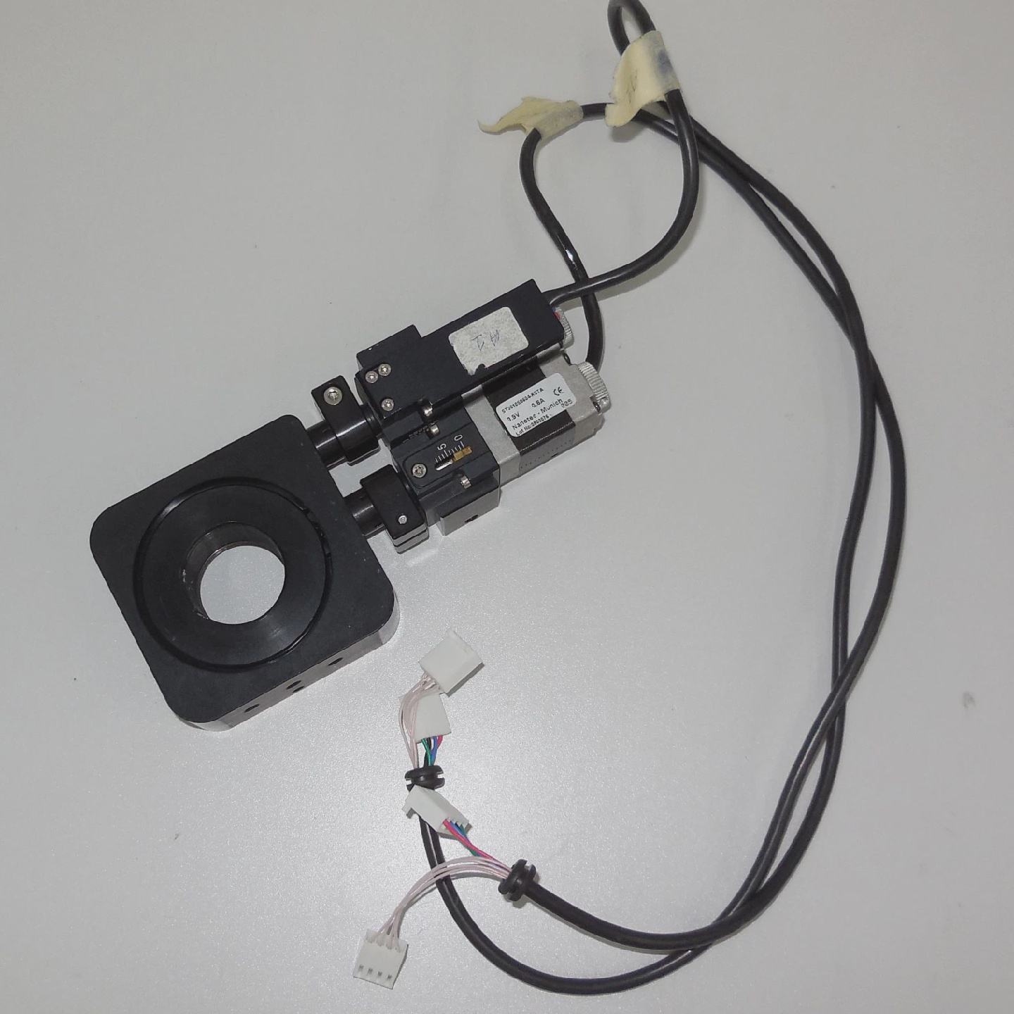 Standa 8MGM25T-1 - Motorized Gimbal Mount - 实物图