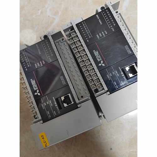 议价三凌PLCFX5U32MTFX5U32MR各一台