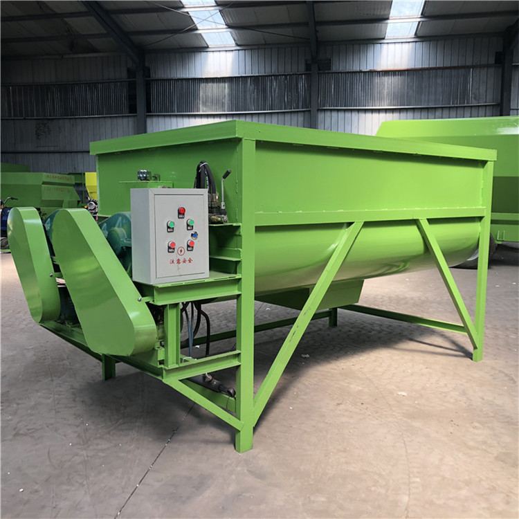 青草干草混合搅拌机 纯牵引TMR饲草拌料机 直连减速器搅拌机图片