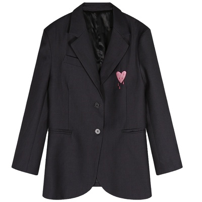 落落狷介灰色西装外套女